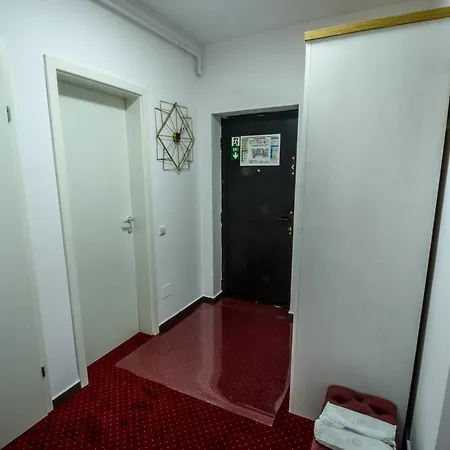 Ultracentral Luxury *