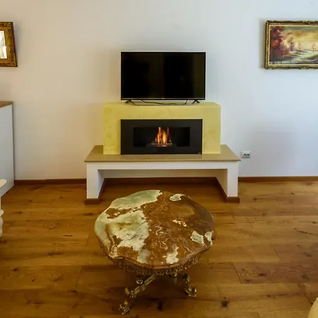 Ultracentral Luxury *